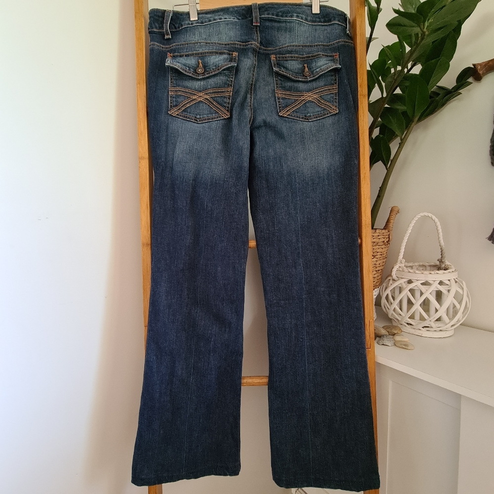 Tommy Hilfiger Blue Freedom Boot Leg Denim Jeans - Picture 3 of 12
